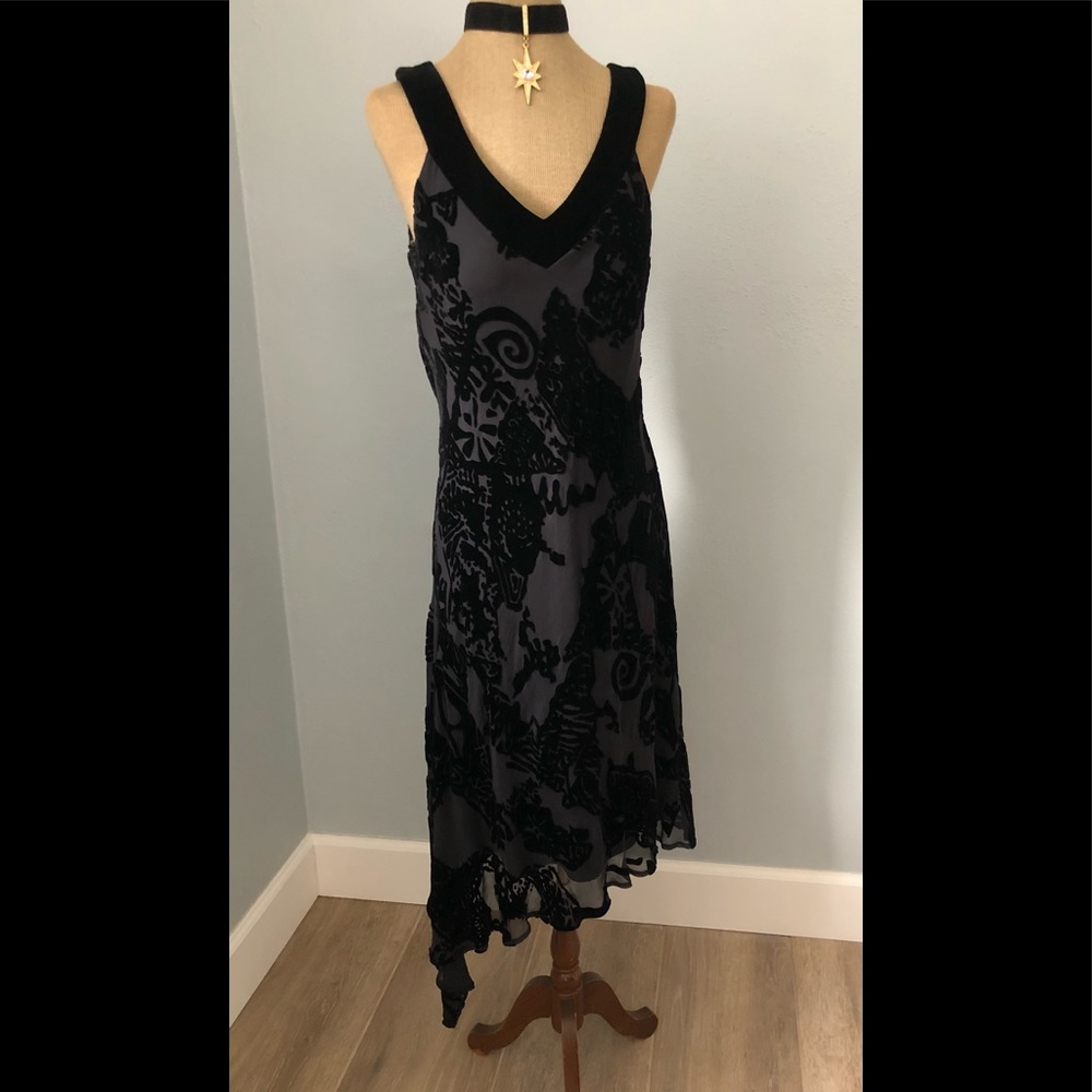 Laundry by Shelli Segal Black Sleeveless Asymmetric Hem Velvet Cocktail Dress